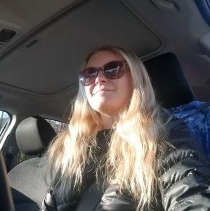 Meet your Posher, Jenn